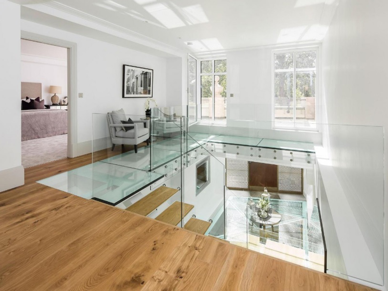 ky tuc xa sang trong anh 8