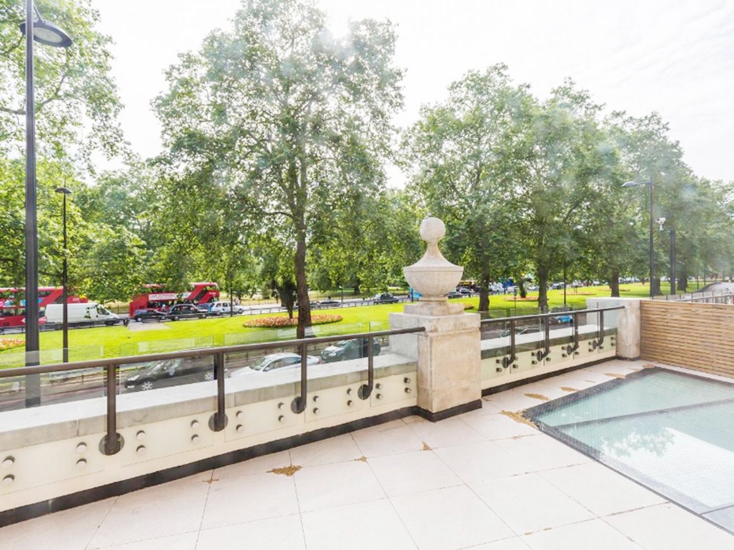 ky tuc xa sang trong anh 11