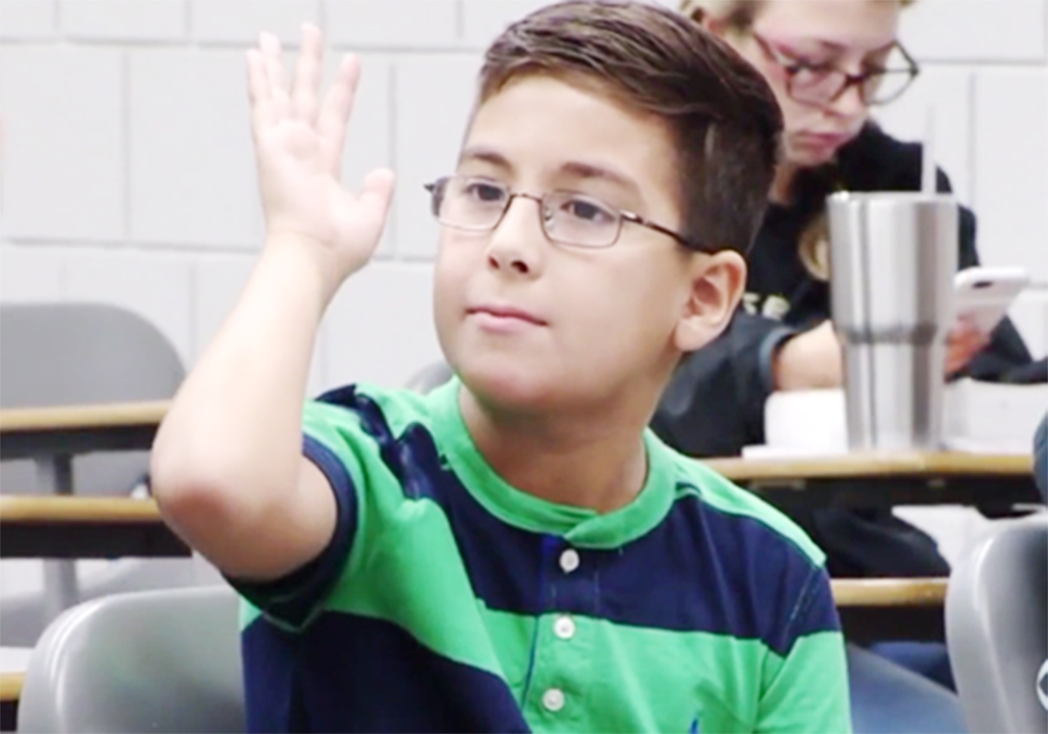 Than dong 9 tuoi vao dai hoc de chung minh Chua ton tai hinh anh