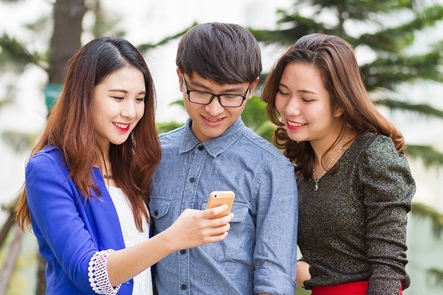 Nguoi Viet tre danh mat kha nang song chung voi nguoi khac hinh anh