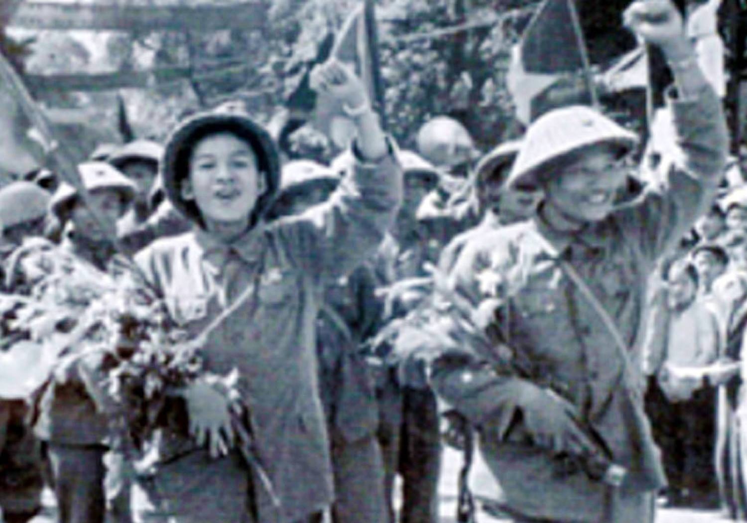 Ngay giai phong thu do qua cau hoi trac nghiem hinh anh