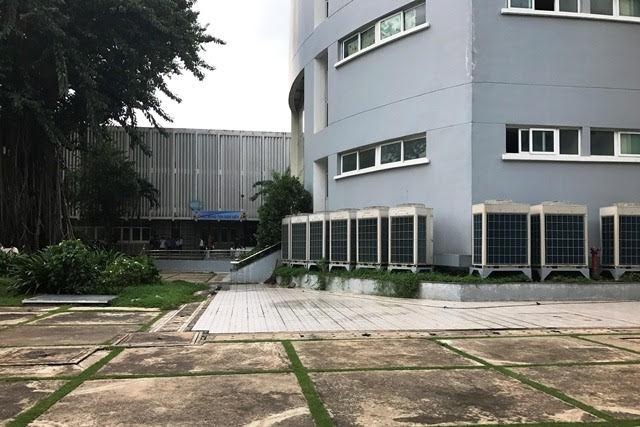 Nam sinh vien roi lau anh 1