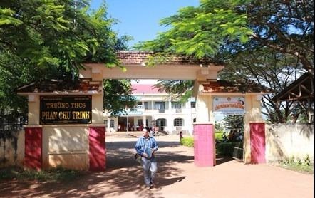 Truong thu phi ky la: Giay ung ho tien hinh anh