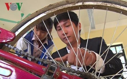 Xe dap muon - chap canh uoc mo hoc tro ngheo hinh anh