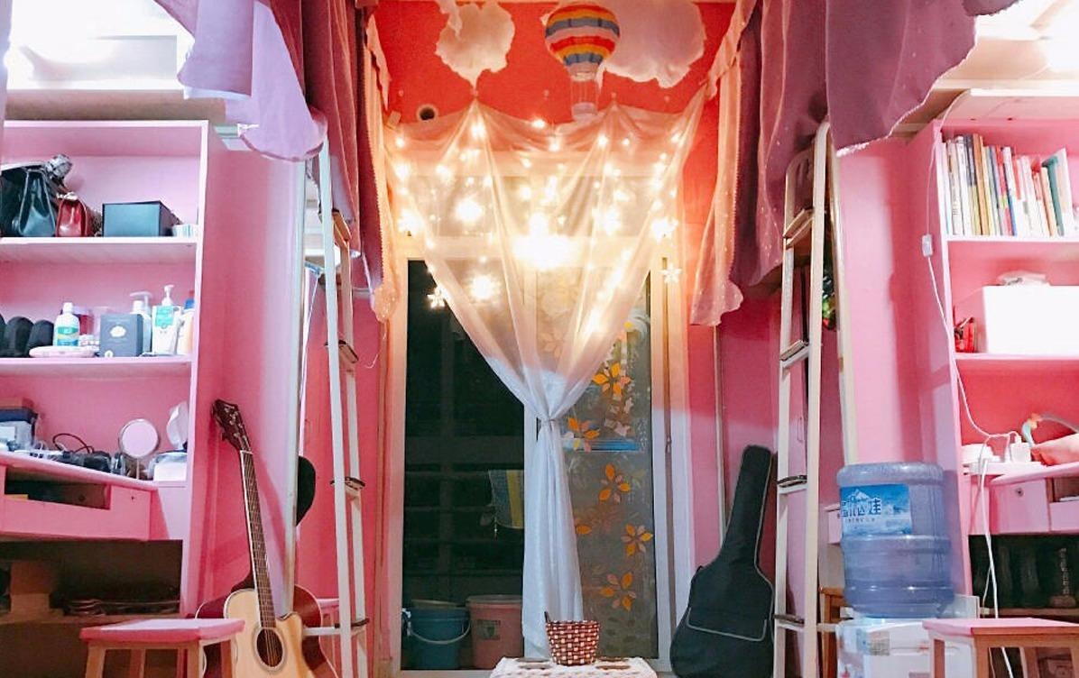 Phong ky tuc xa mau hong cua sinh vien Trung Quoc hinh anh