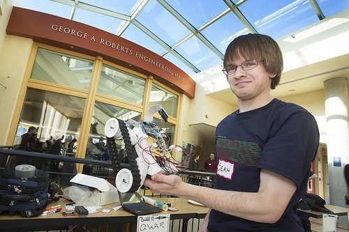 luong cho sinh vien moi ra truong anh 6