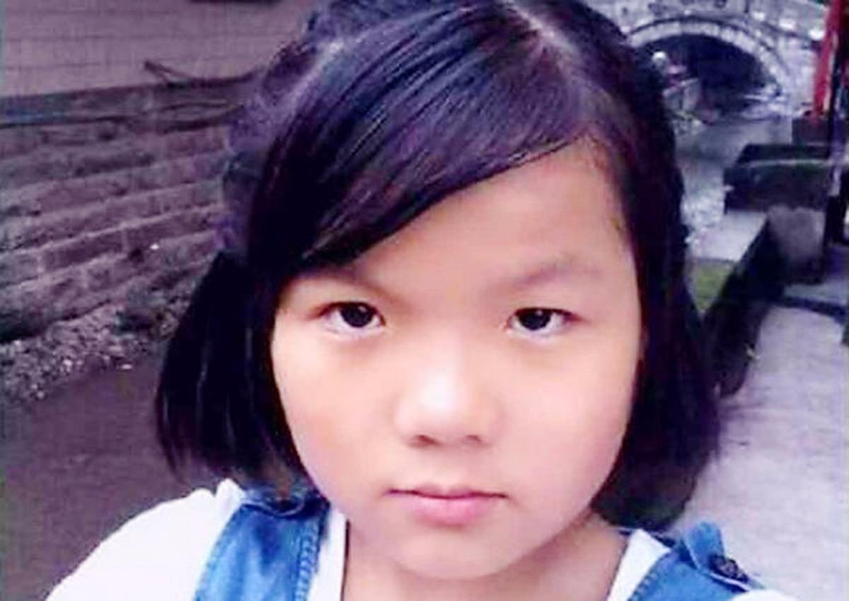 Nu sinh lao vao dam chay cuu cha tat nguyen hinh anh