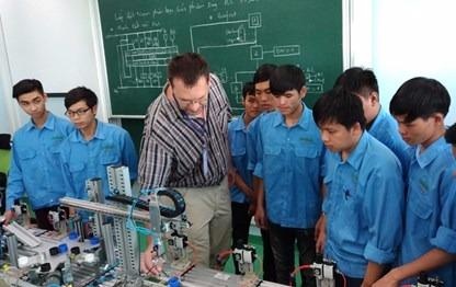 'San' hoc sinh hoc nghe hinh anh