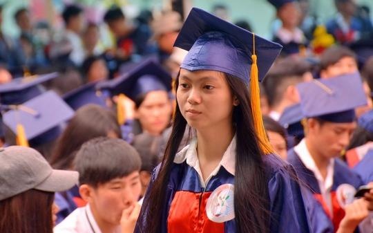 Giao duc dai hoc thut lui: Mo rong quy mo, ha thap chuan hinh anh