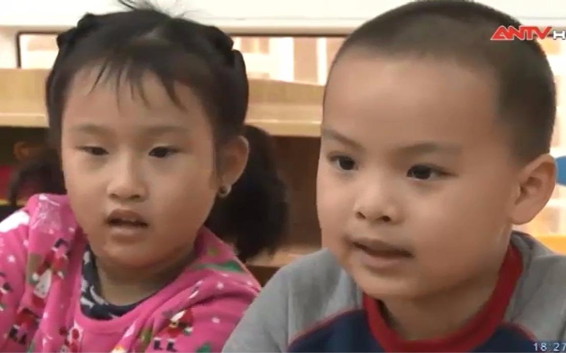 Day tre tu bao ve truoc nguy co bi xam hai hinh anh