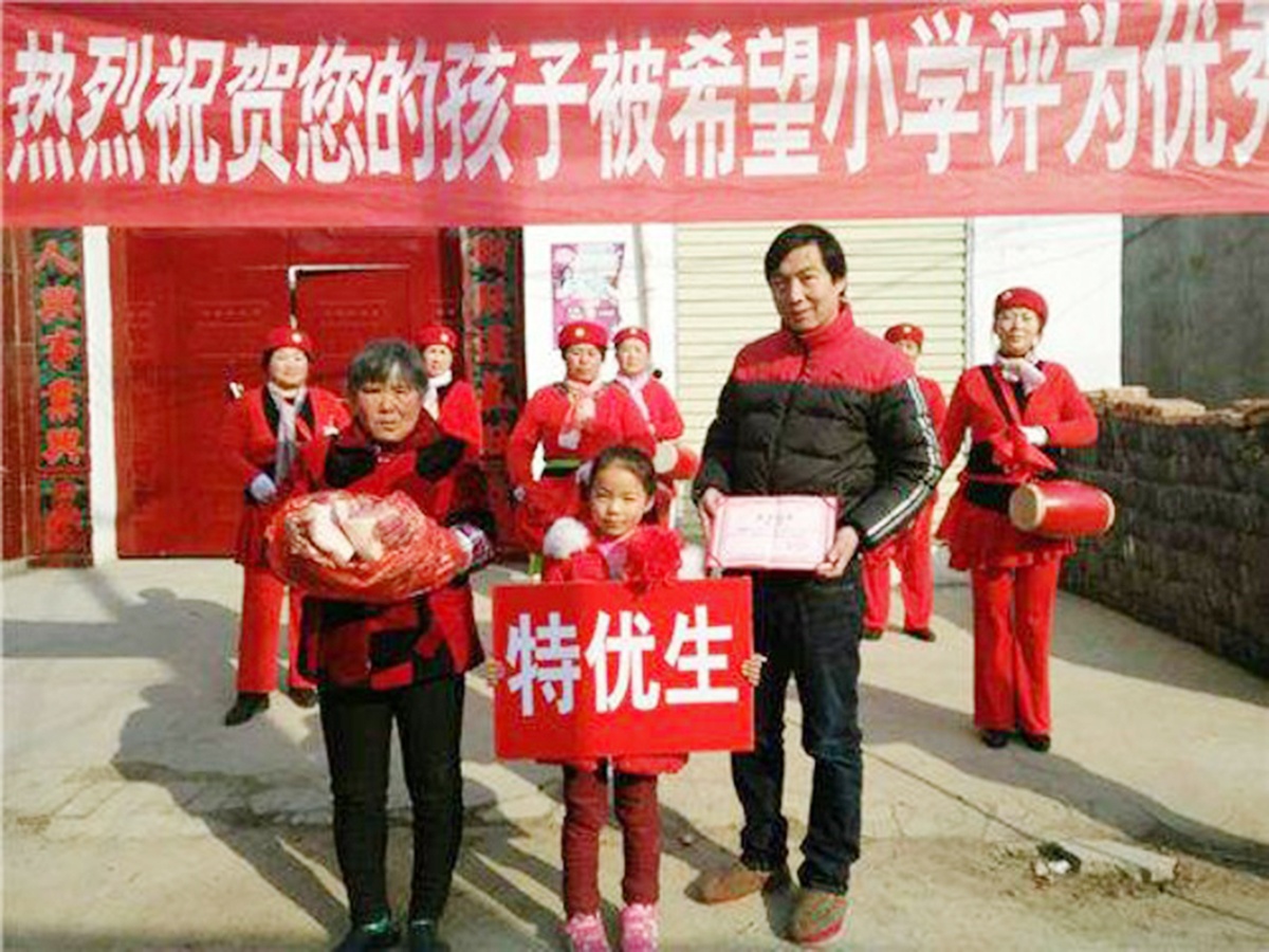 thuong tet cho hoc sinh xuat sac anh 1