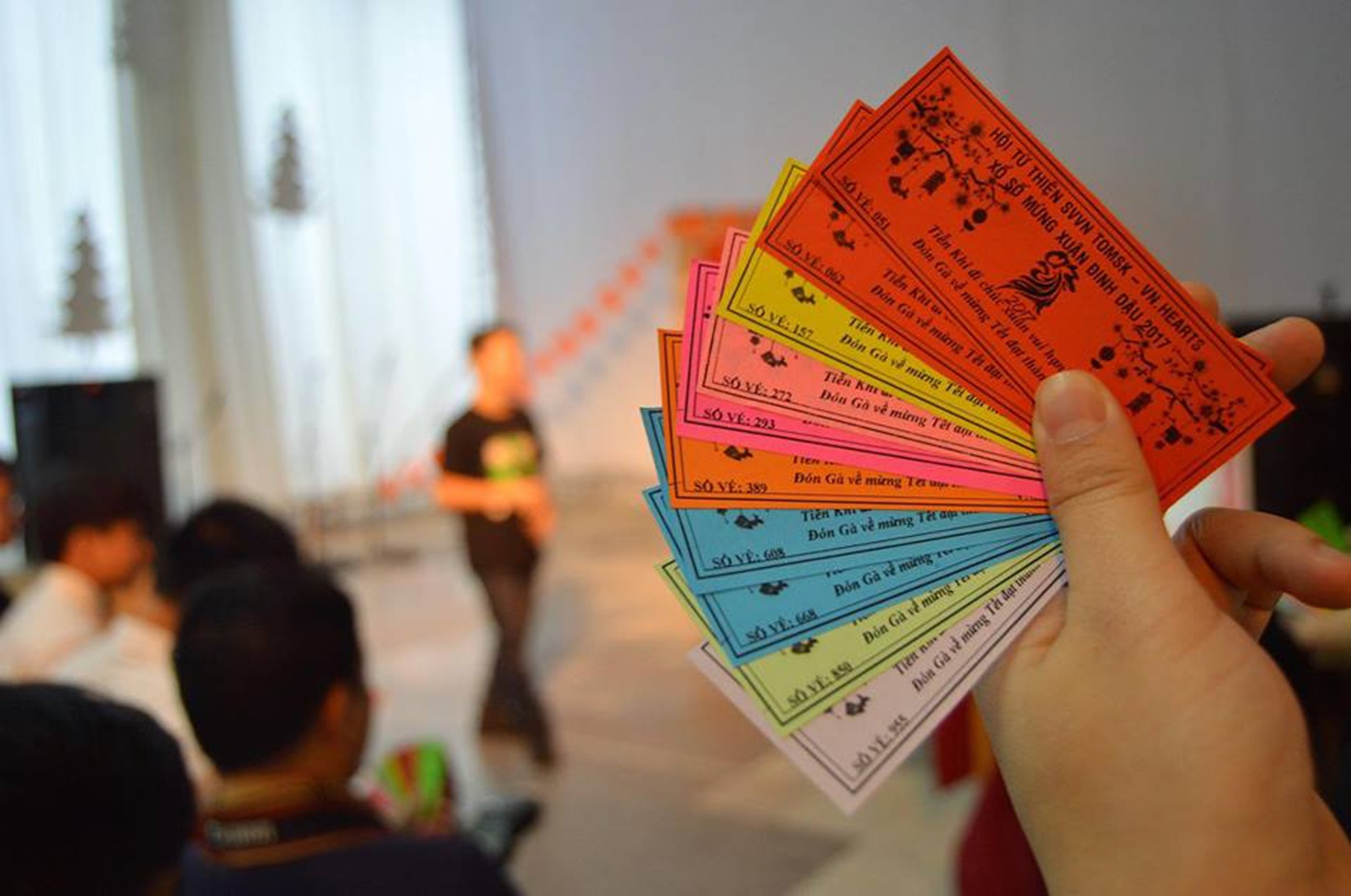 du hoc sinh don Tet anh 8