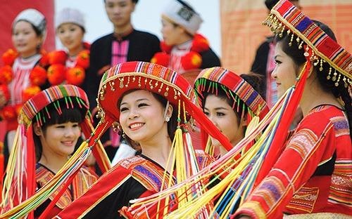 Trac nghiem: Dan toc nao an Tet suot ca mua? hinh anh