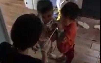 Phu huynh cung cap them clip giao vien truong Sen Vang bao hanh tre em hinh anh