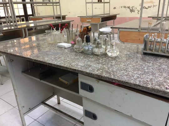 nữ sinh bị bỏng trong giờ thực hành ảnh 1 nu sinh bi bong trong gio thuc hanh anh 1