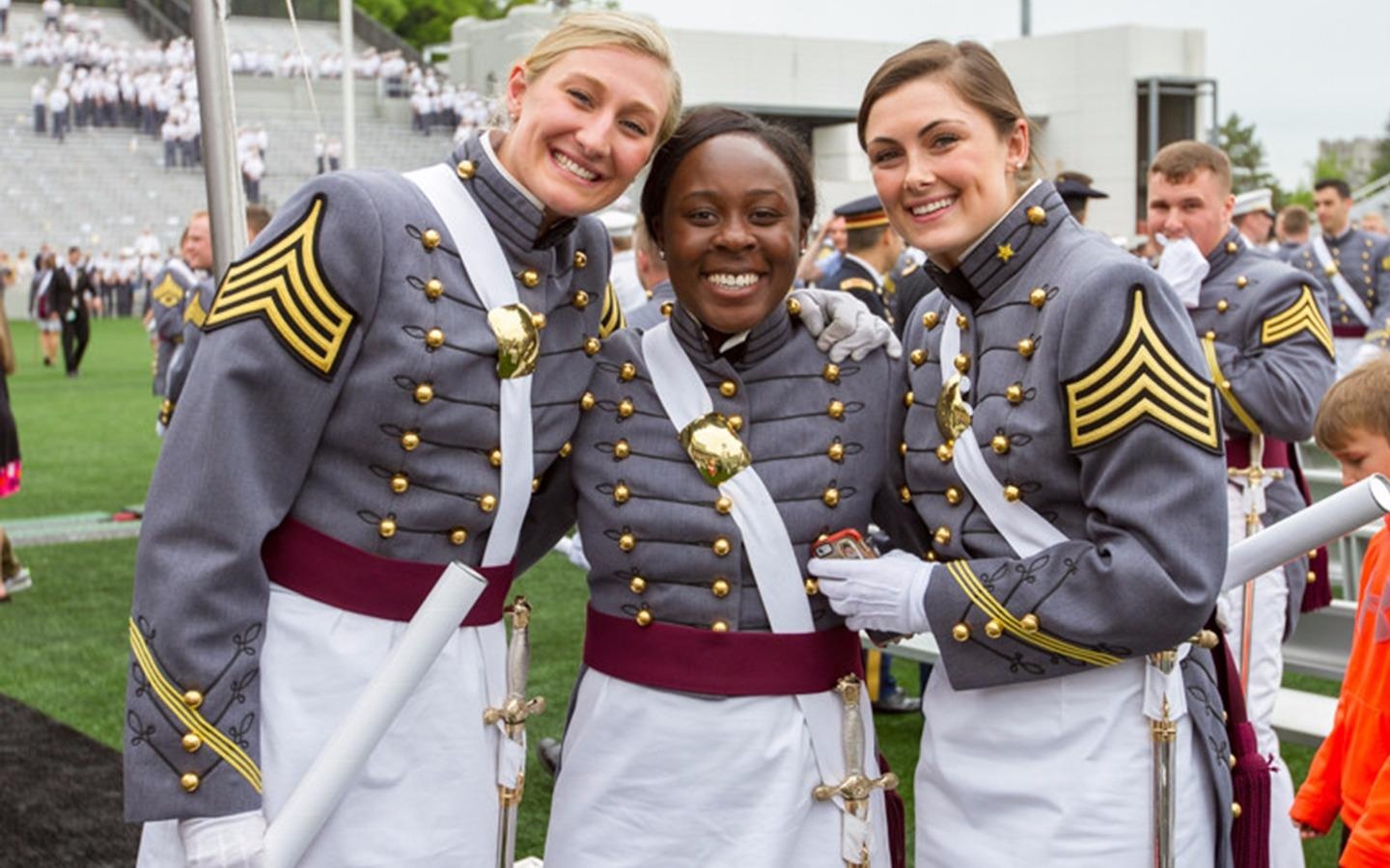 Quy trinh ung tuyen khat khe vao truong quan su hang dau nuoc My hinh anh