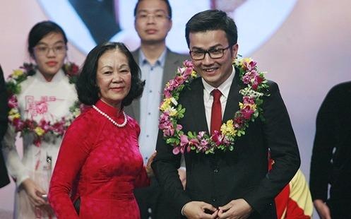 Vinh danh 10 guong mat tre tieu bieu nam 2016 hinh anh