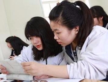 Co nen dua lop 10 xuong cap 2? hinh anh