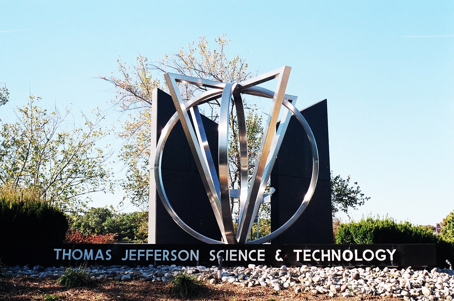 truong trung hoc tot nhat anh 6