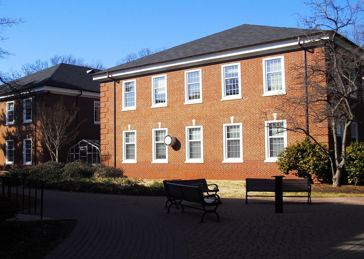 truong trung hoc hang dau ve khoa hoc anh 4