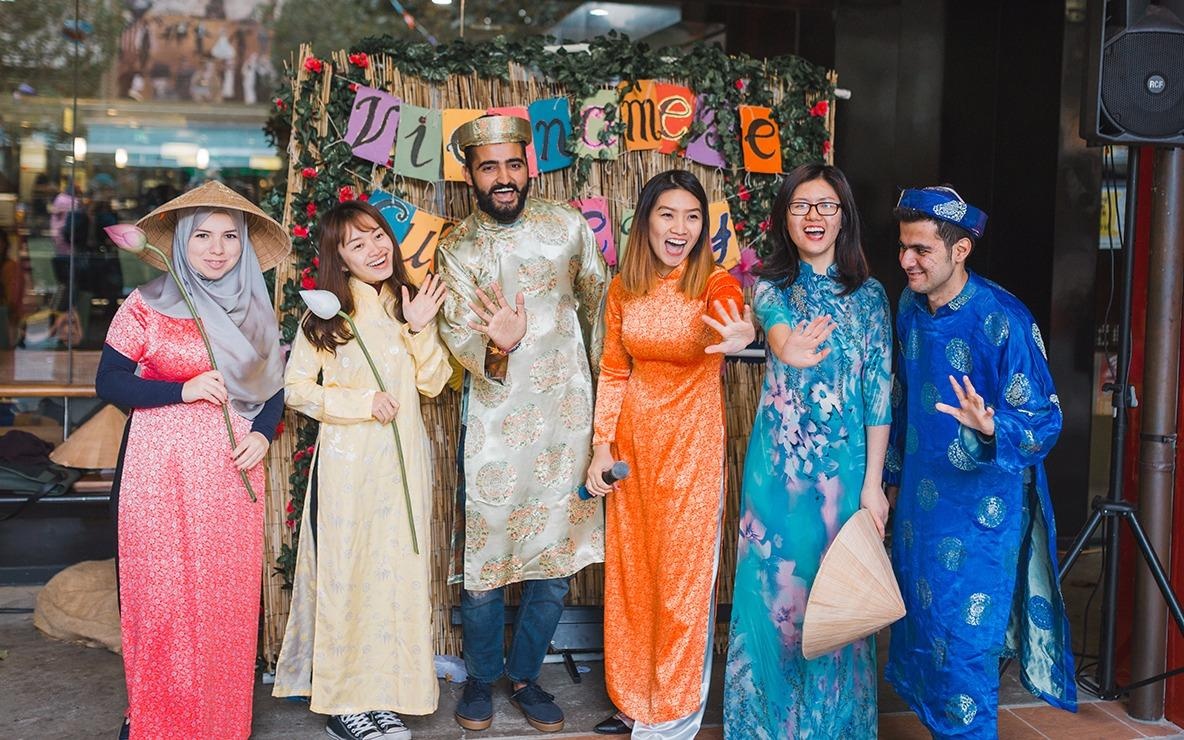 Du hoc sinh Viet tai Australia hoi tu tai bua tiec van hoa hinh anh