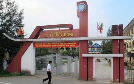 Hieu truong mac benh, mot truong o Hue xin ton tai 4 pho hieu truong hinh anh