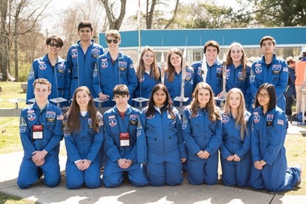 nu sinh che tao ten lua anh 2