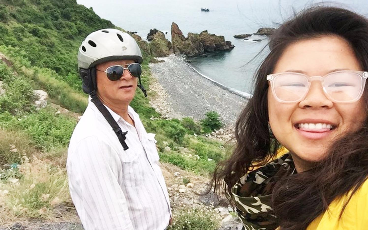 Co gai goc Viet giup bo to tinh tren mang xa hoi hinh anh