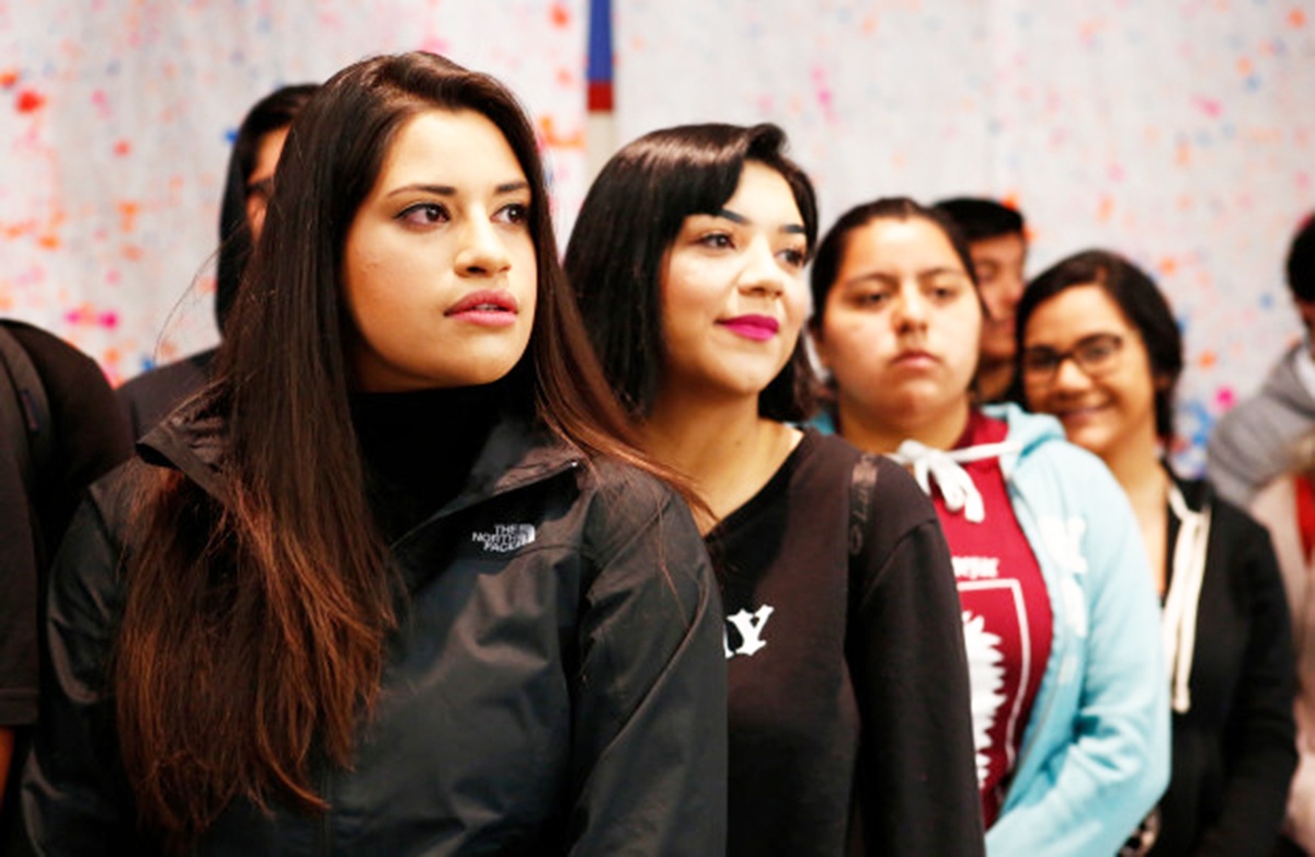 lễ tốt nghiệp đầy nước mắt ảnh 1 le tot nghiep day nuoc mat anh 1