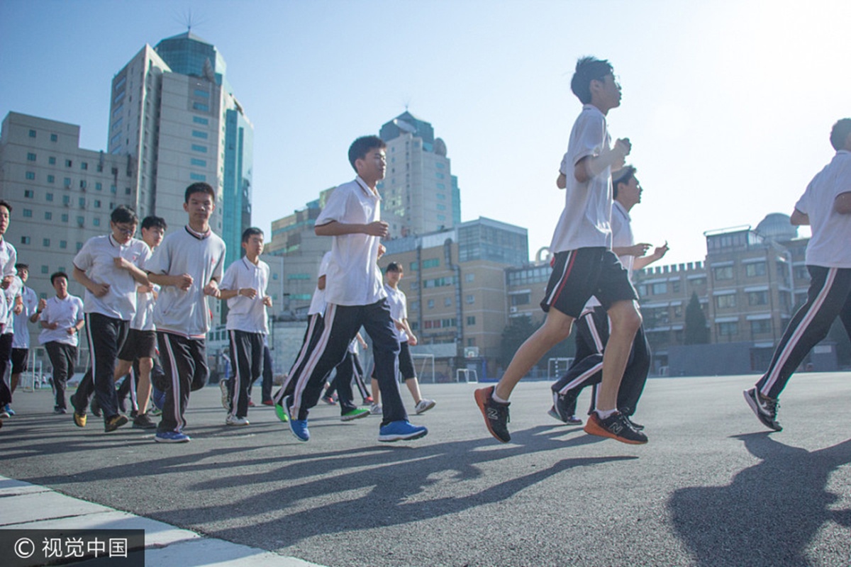 ky thi khac nghiet anh 3