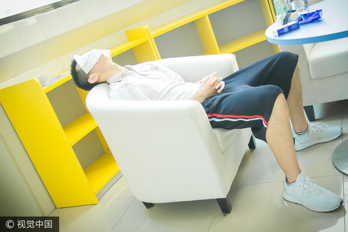 ky thi khac nghiet anh 4