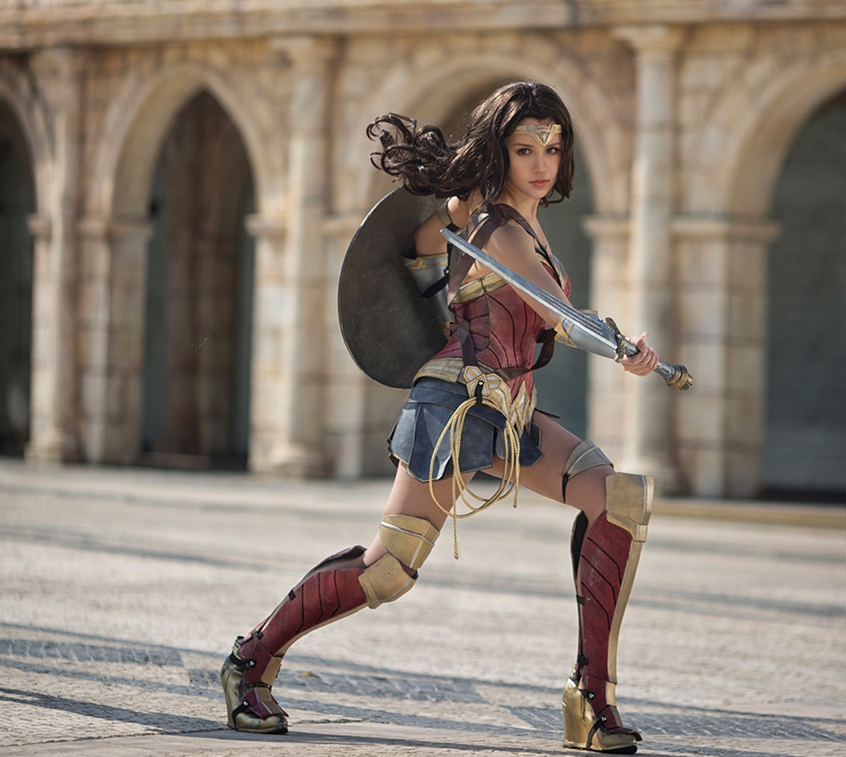 co gai cosplay wonder woman anh 10
