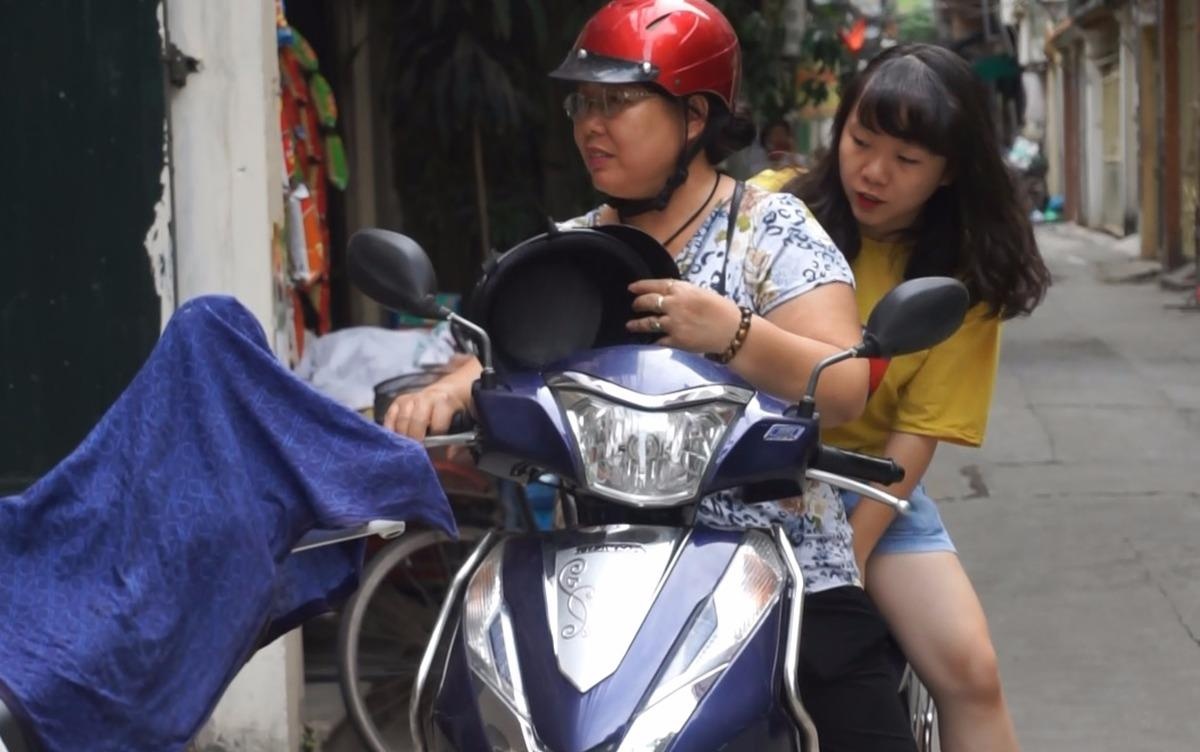 Phu huynh thuc khuya day som cung con truoc ky thi THPT quoc gia 2017 hinh anh