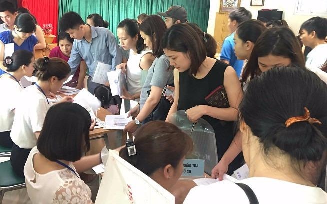 Phu huynh boc tham may man, gianh suat cho con vao mam non hinh anh