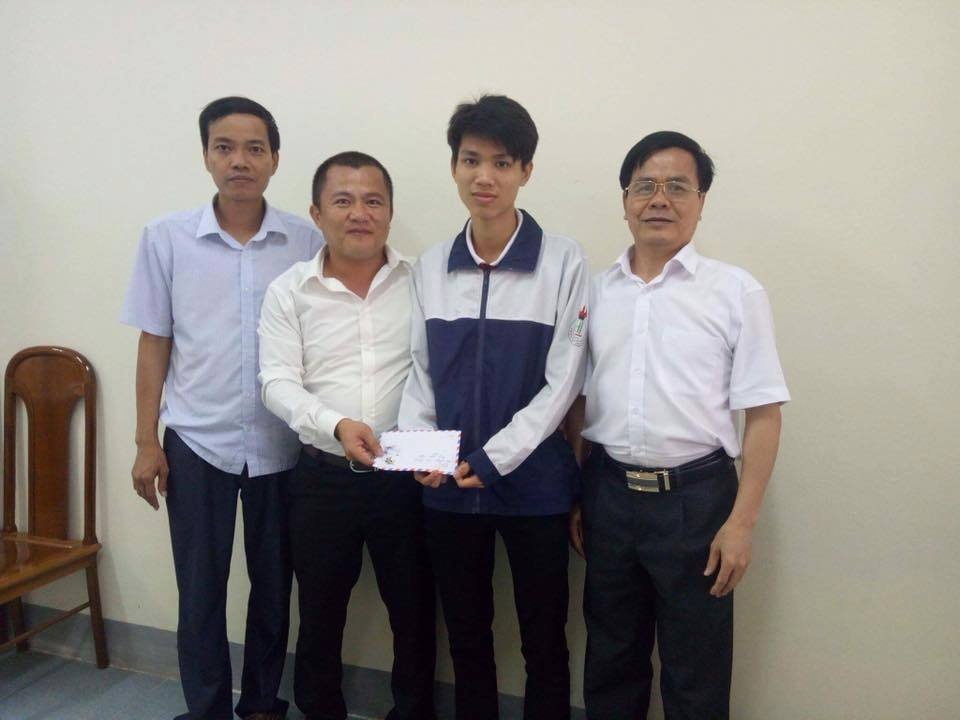 nam sinh giành huy chương vàng Olympic Toán ảnh 2 nam sinh gianh huy chuong vang Olympic Toan anh 2