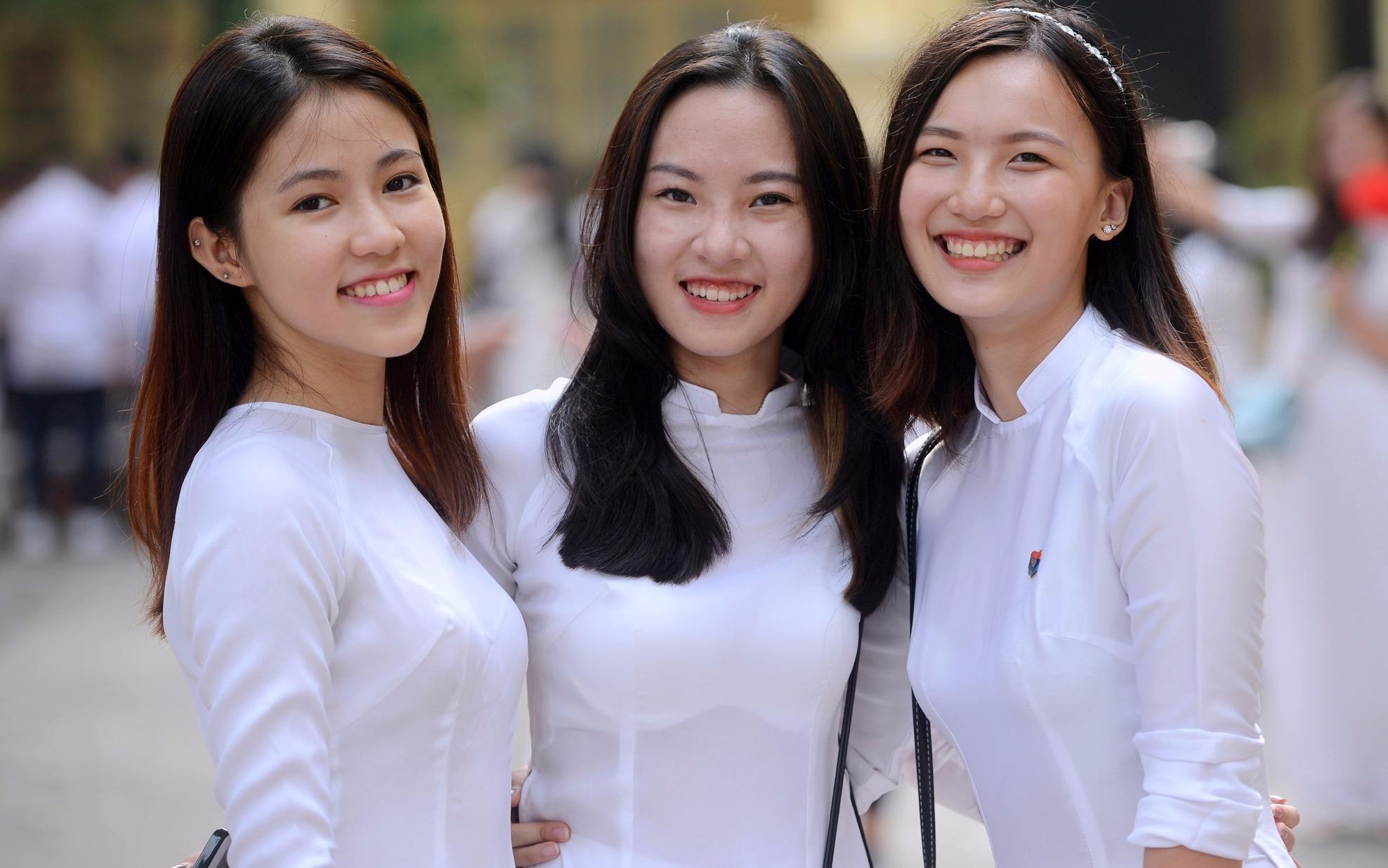 Thong qua chuong trinh giao duc pho thong tong the hinh anh