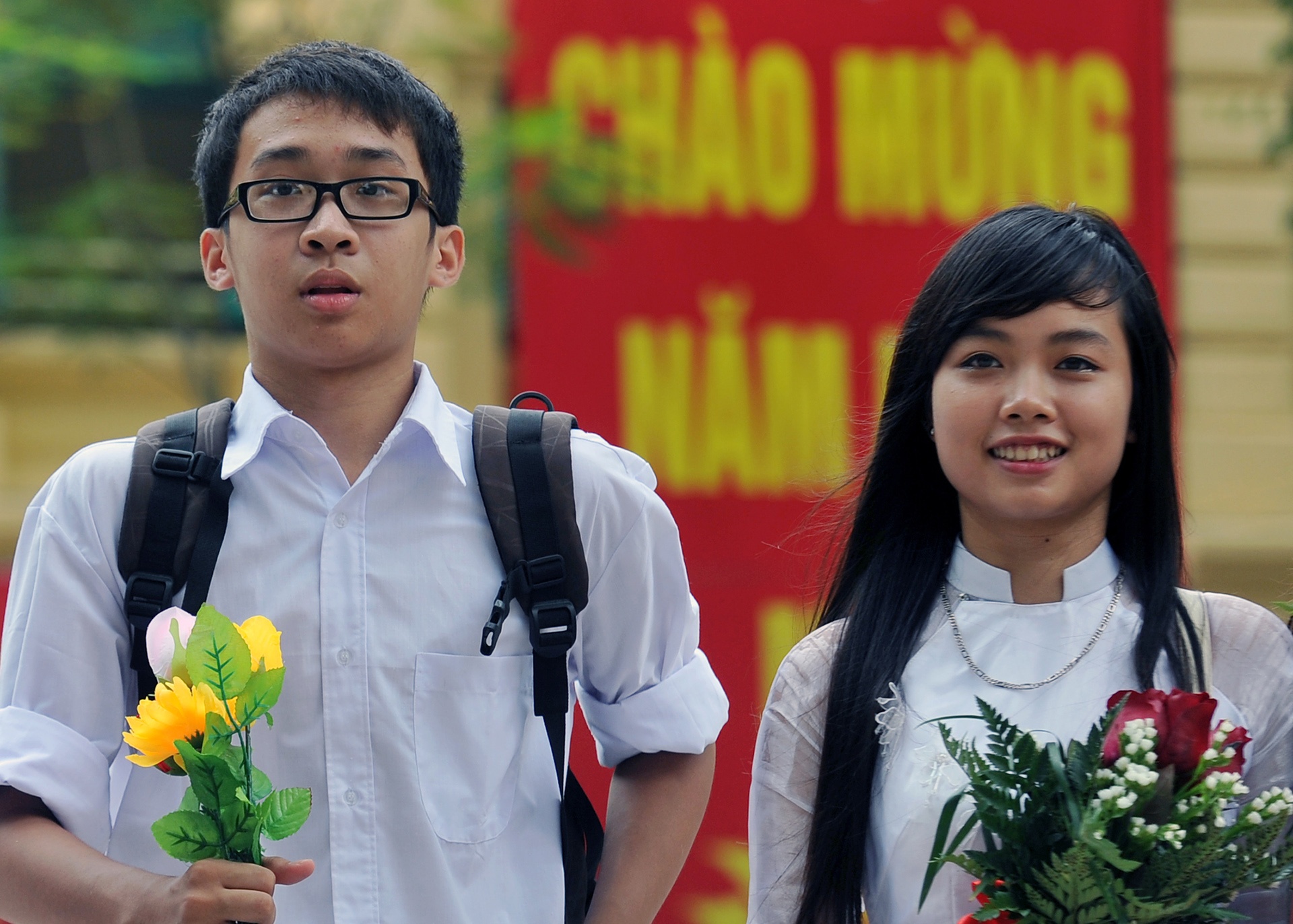 Co can ngay khai giang nua khong? hinh anh