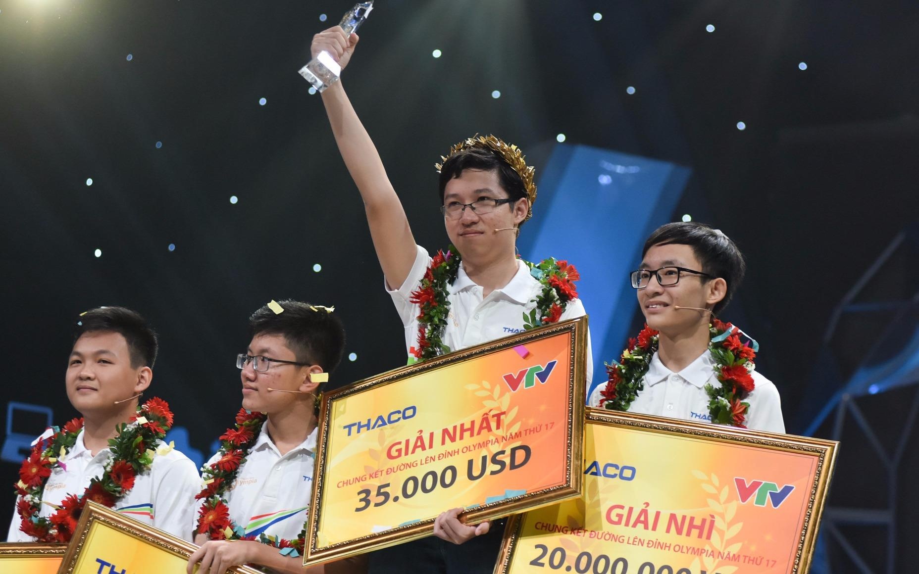 Quan quan 'Duong len dinh Olympia' 2017 nhan hoc bong cua DH Swinburne hinh anh