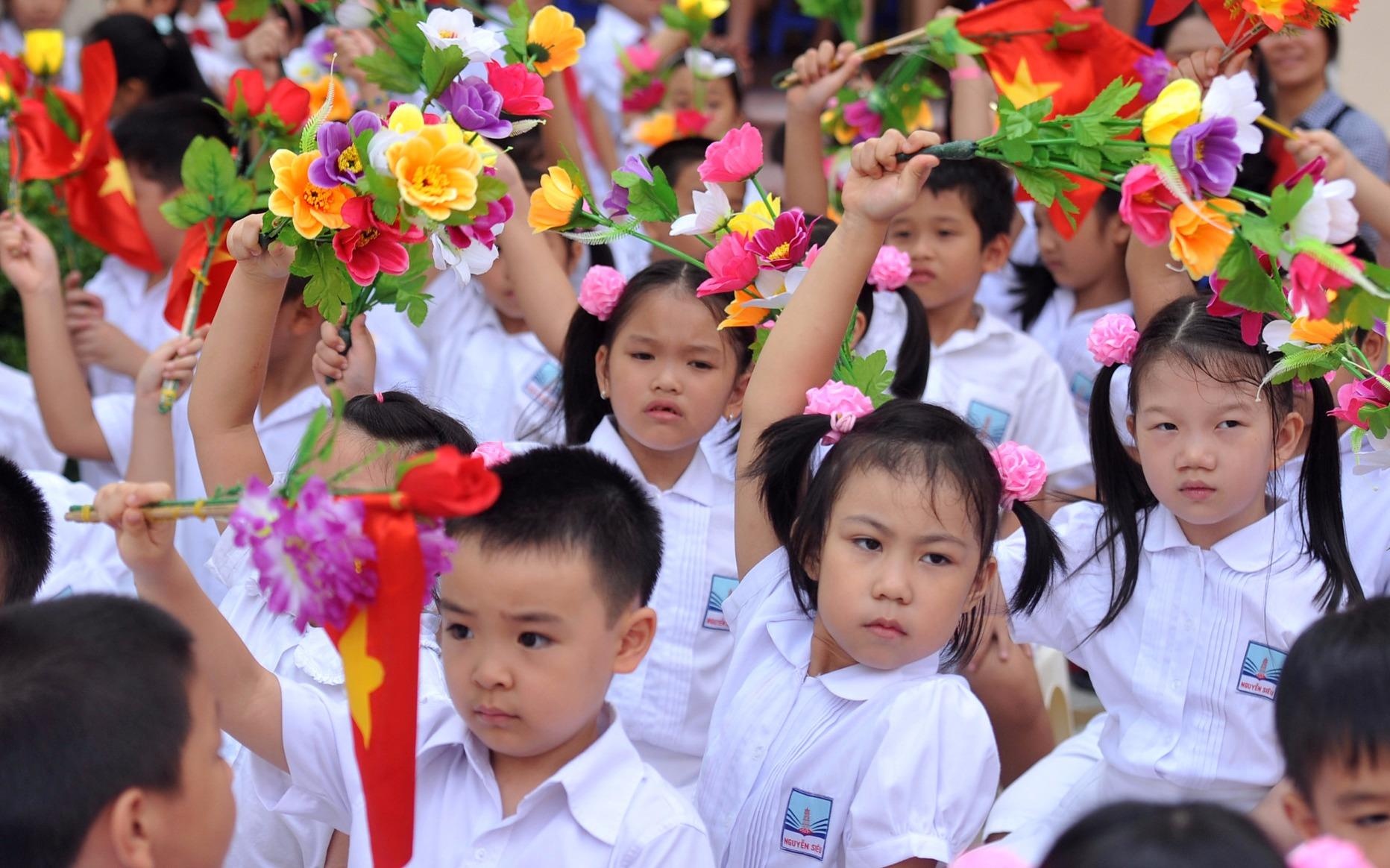 Phu huynh, hoc sinh mong cho gi o ngay khai giang? hinh anh