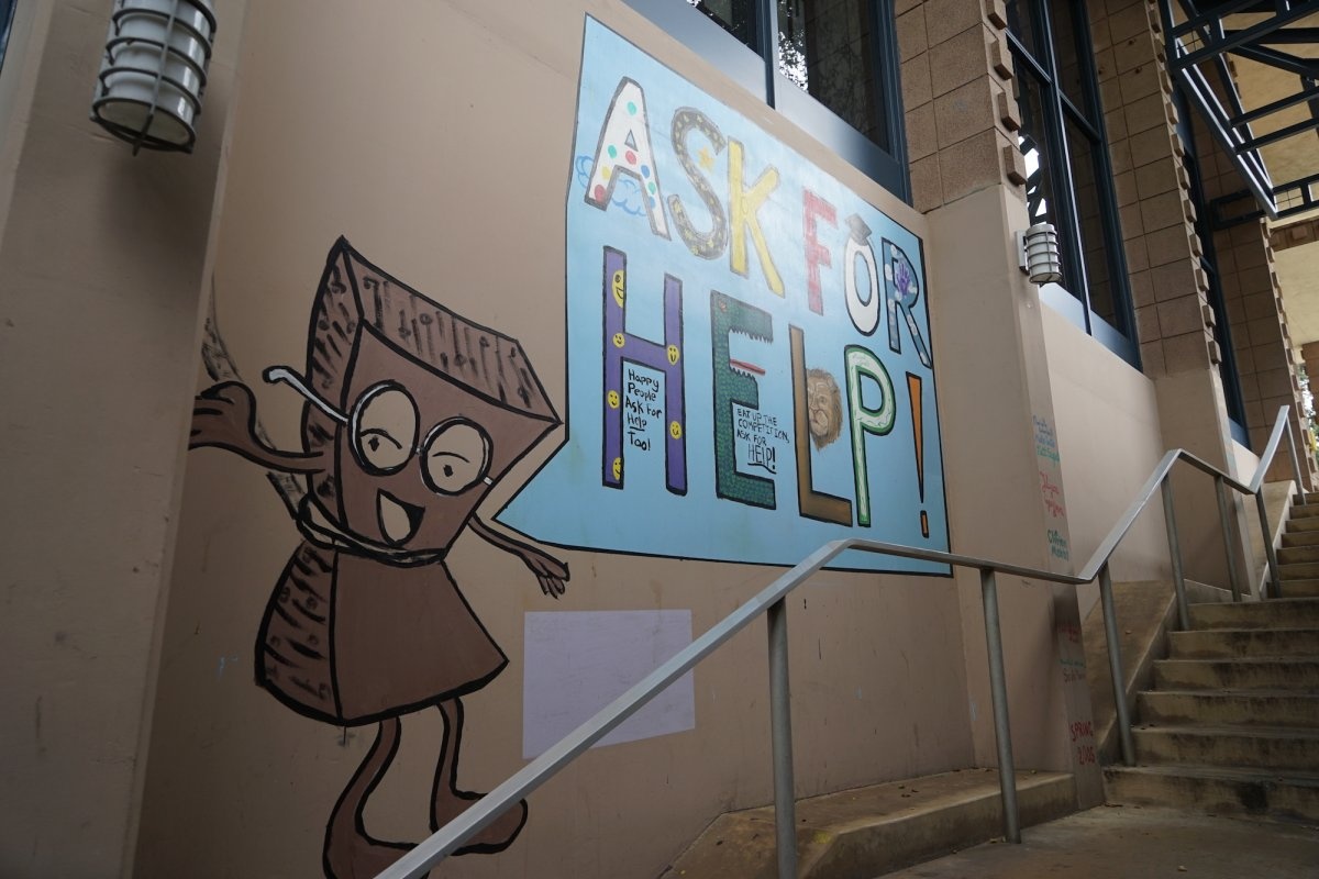 ben trong truong hoc anh 5