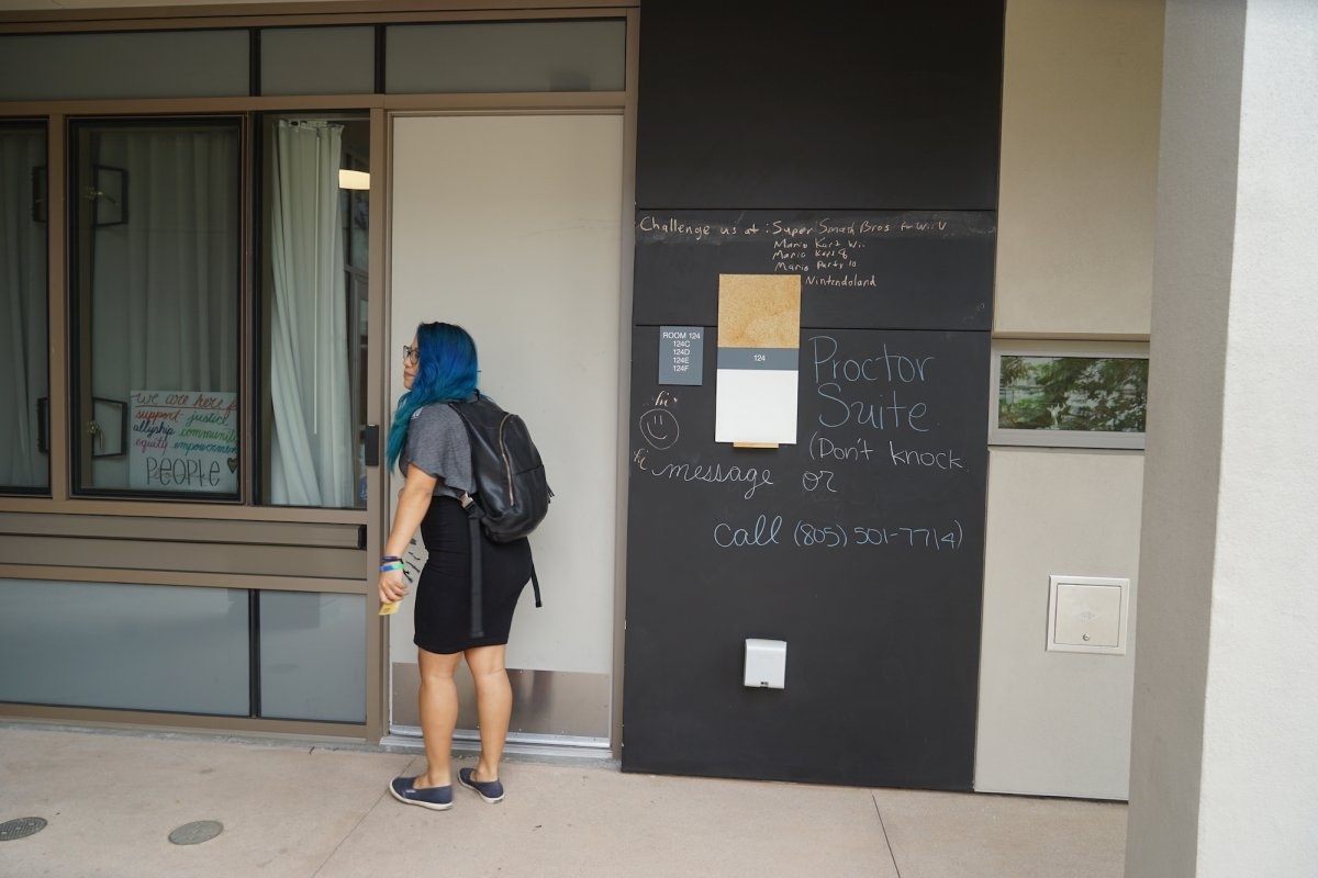 ben trong truong hoc anh 7