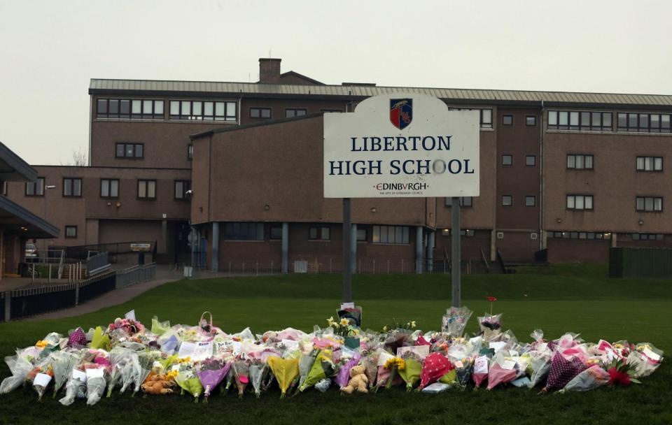 học sinh tử vong trong trường ảnh 3 hoc sinh tu vong trong truong anh 3