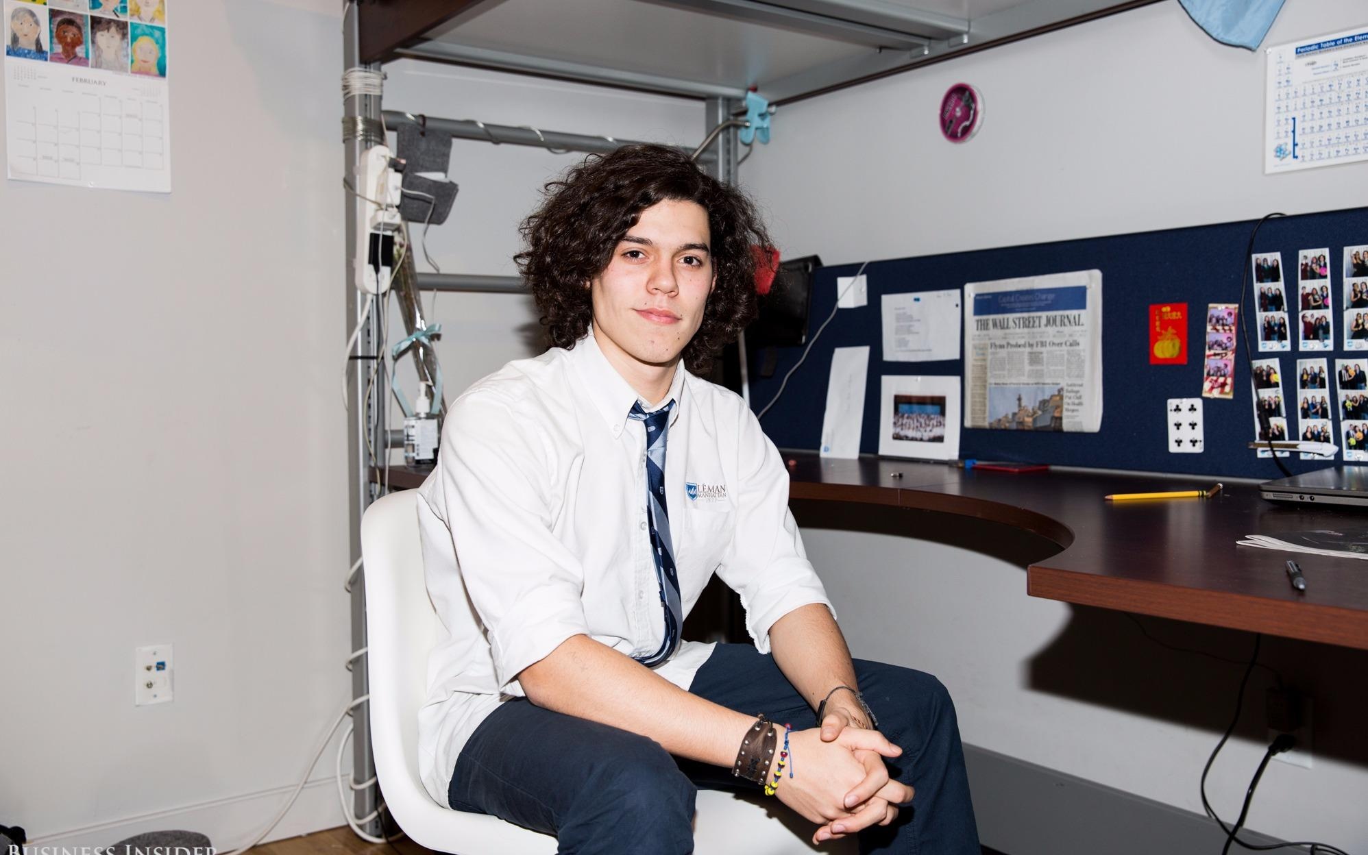 Cuoc song sang chanh trong ngoi truong o trung tam tai chinh New York hinh anh