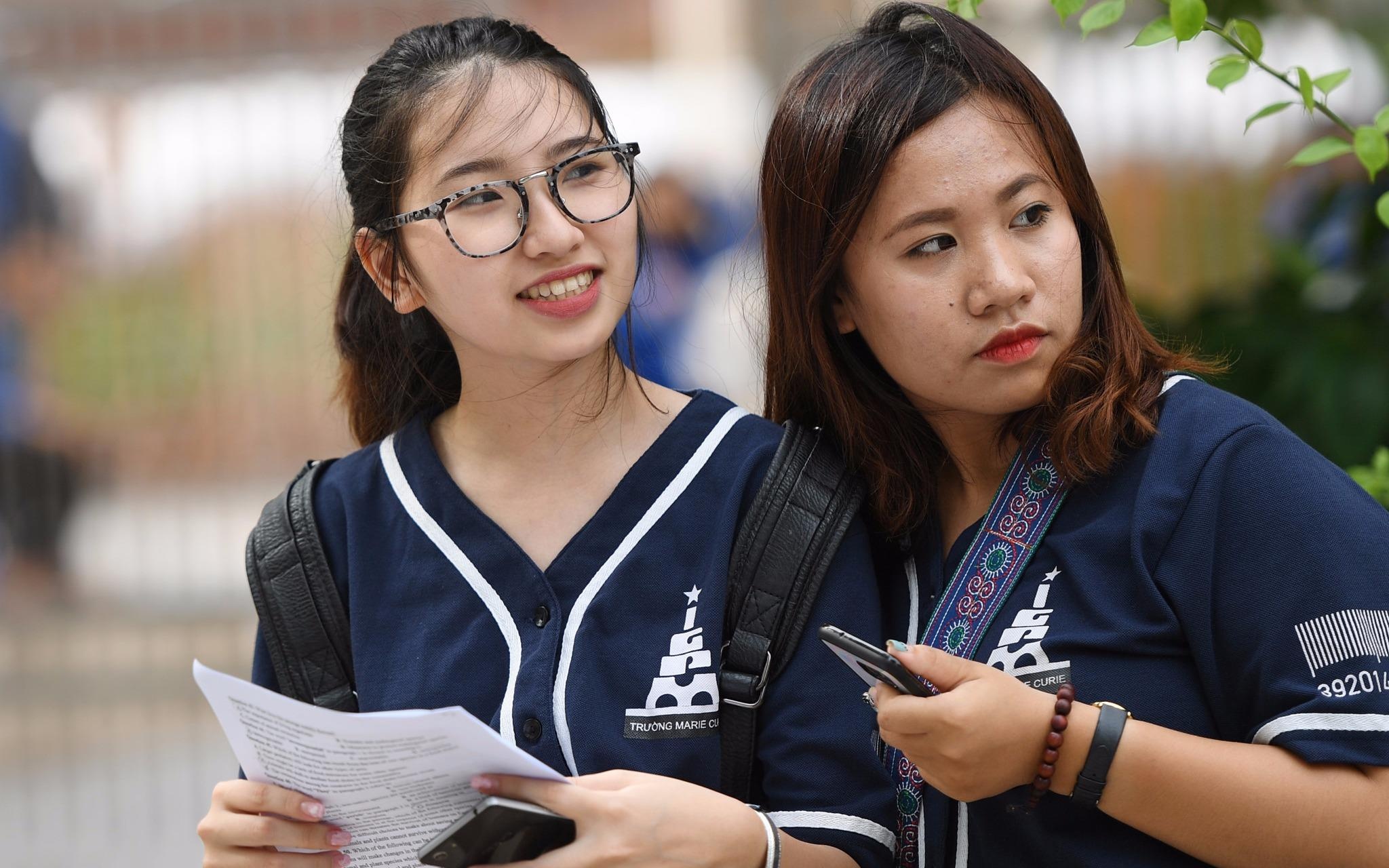 Sinh vien noi gi ve viec dai hoc cong lap tang hoc phi? hinh anh