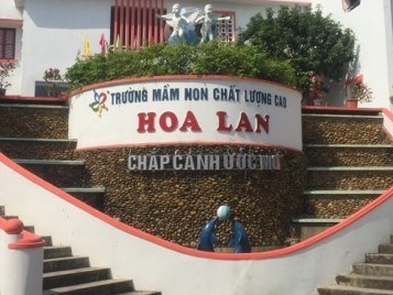 truong phat tien phu huynh nop hoc phi cham anh 1