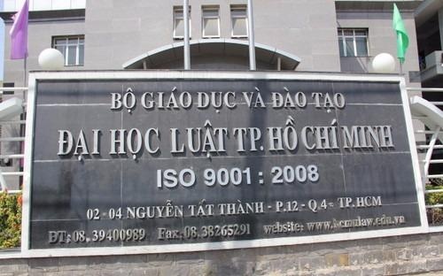 Dang sau viec duoi hoc sinh vien vi diem kem hinh anh