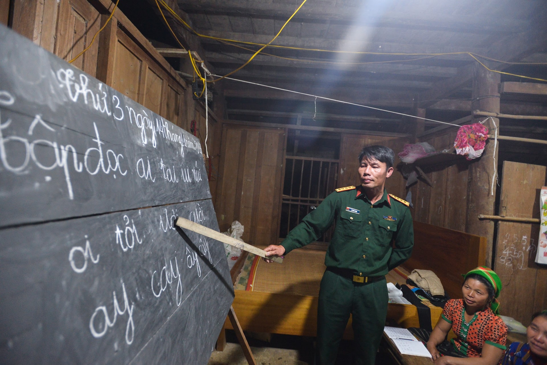 lop hoc sau xoa mu chu anh 6