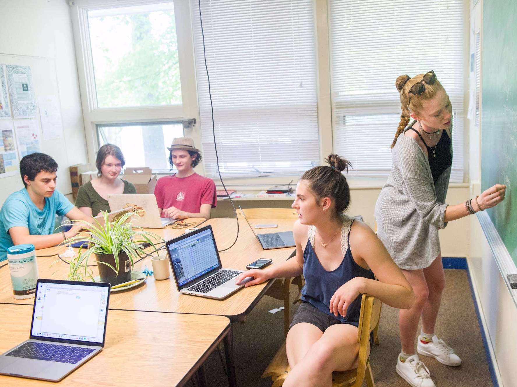 truong hoc dac biet anh 4