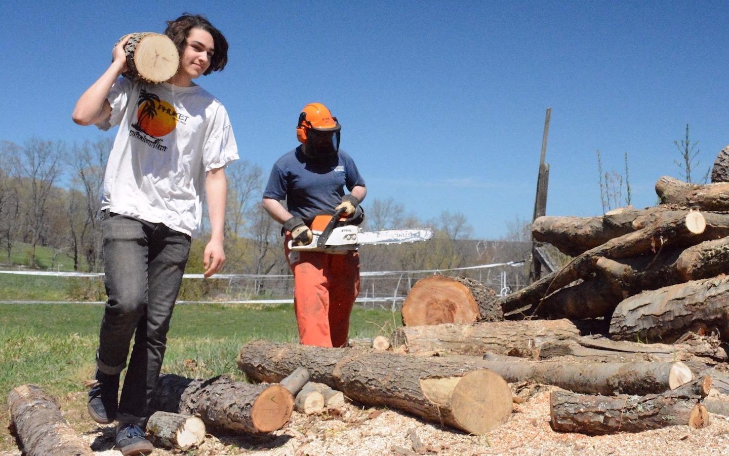 Ngoi truong doc nhat vo nhi day hoc sinh lam nong, ren kiem, nau an hinh anh