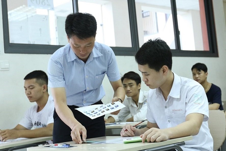 bằng chính quy và bằng tại chức ảnh 1 bang chinh quy va bang tai chuc anh 1